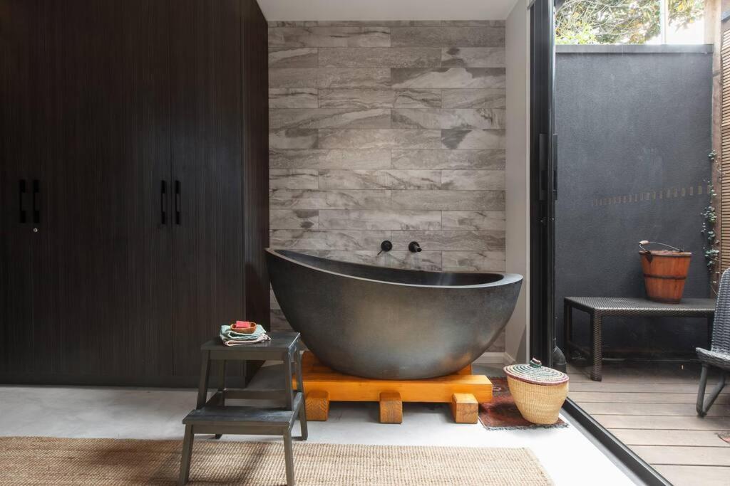Отель Zen State Of Mind - Calming Richmond Retreat Мельбурн Экстерьер фото